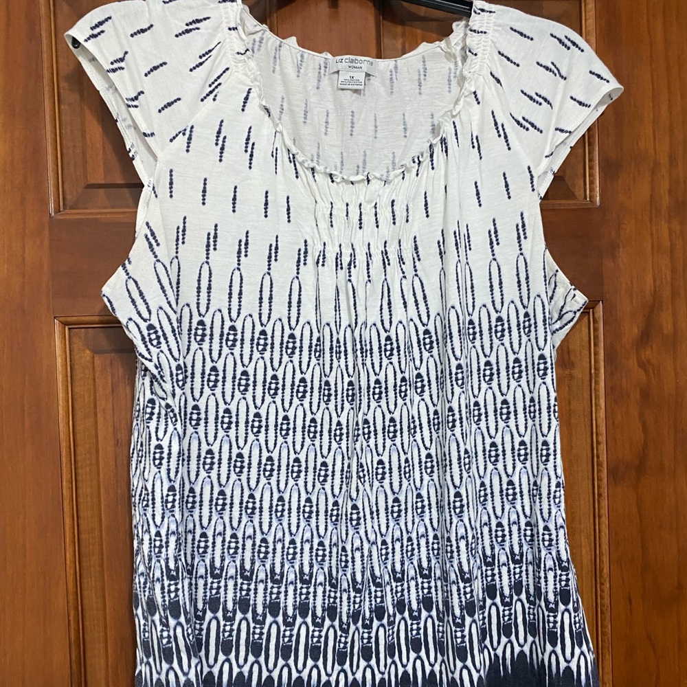 LIZ-CLAIBORNE TOP